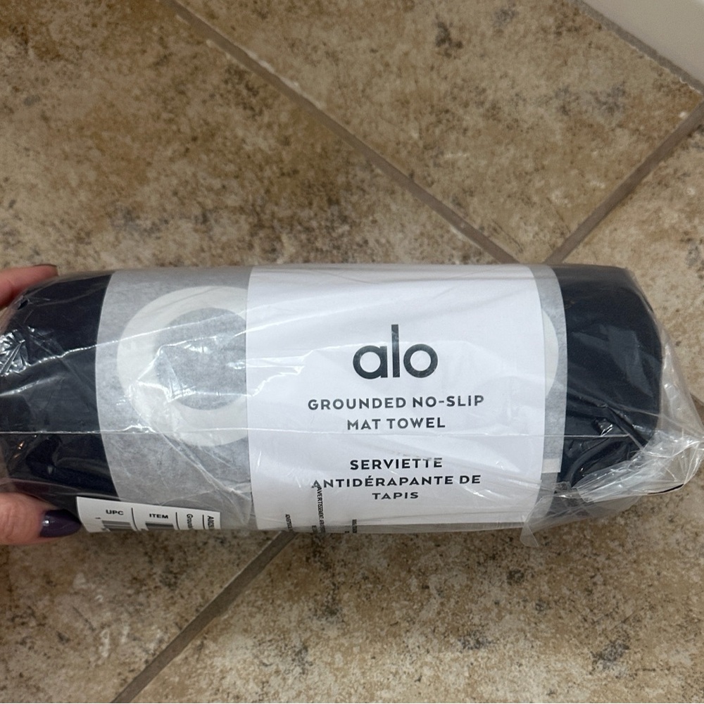 ALO Yoga Black Mat Towel